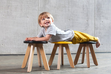 Стильный дизайн: маленькая нейтральная детская с игровой в скандинавском стиле для ребенка от 4 до 10 лет - последний тренд
