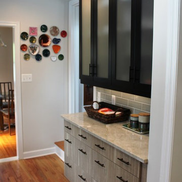 Ultracraft Maple Plainview in Black w/ Metropolis in Vertical Flamed Oak
