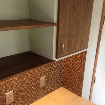 200 Sq Ft Tiny House with Full kitchen and Bath
