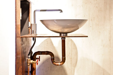 Inspiration for an industrial bathroom in Hanover.