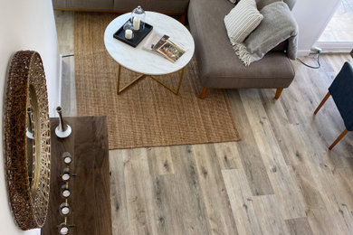 Example of a trendy living room design in Los Angeles