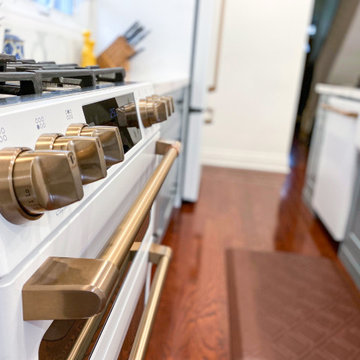 Dovercourt Toronto - Contemporary Kitchen