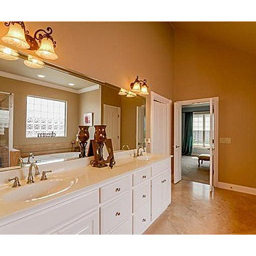 Staged Hendersonville Home- sold in less than 3 weeks for HIGHEST price per sqft