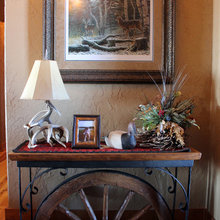 UPSTAIRS LIVING AREA AT LAKE