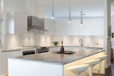 Example of a trendy kitchen design in Miami