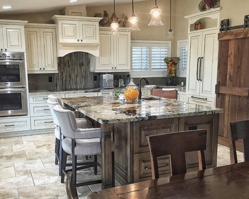 Traditional Kitchen Design Ideas, Remodels & Photos with Glass Tile ...