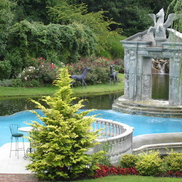 Private Residence - Formal Pool and Fountain Gateway