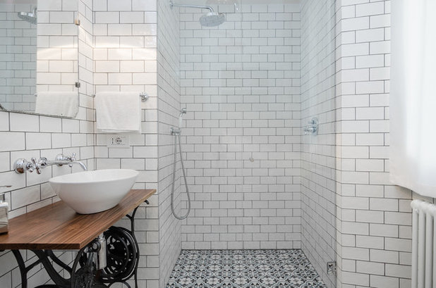 Классический Ванная комната by NOMADE ARCHITETTURA INTERIOR DESIGN