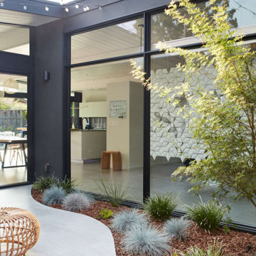 Indoor-Outdoor Eichler