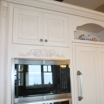 Kitchen with Florid Leaves Knobs and Appliance Pull