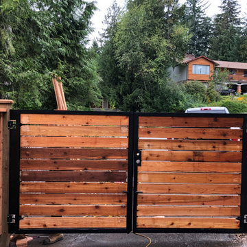 Squamish Custom semi private with aluminum custom gate