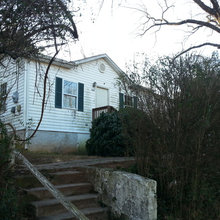 A fixer upper in the perfect location!