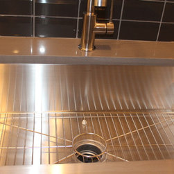 Mayhew St. Residence - Kitchen Sinks