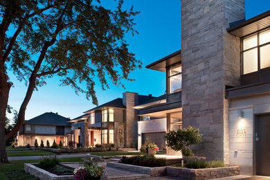 Trendy exterior home photo in Ottawa