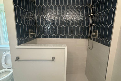Bathroom - bathroom idea in Detroit