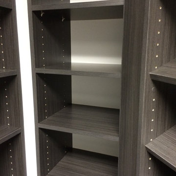 Modern Gray / Aluminum