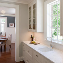 wainscoting in dining room