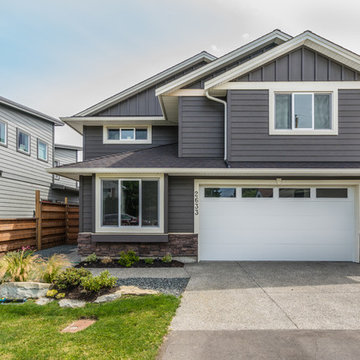 2 Storey Level Entry Family Home