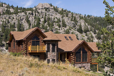 Inspiration for a rustic exterior home remodel in Milwaukee
