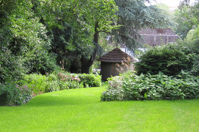 Photo of a contemporary garden in Other.