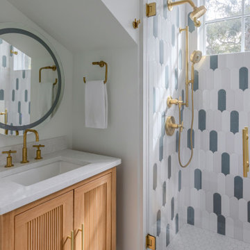 A Coastal Sanctuary: Fun Shower
