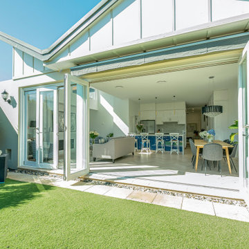 Indoor outdoor living extension