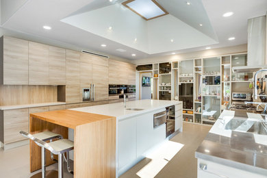 Minimalist kitchen photo in Los Angeles