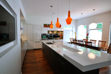 Trendy kitchen photo in Grand Rapids