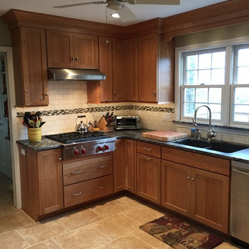 Natural Cherry with "Silver Waves" Leather Granite
