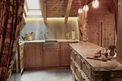 Example of an arts and crafts kitchen design