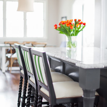 Bold and Beautiful in Braes Heights: Kitchen