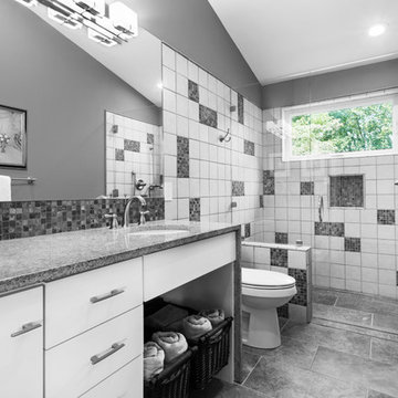 Grandma's Tree House - Master Bath