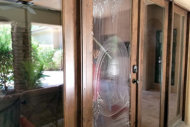 Example of an exterior home design in Phoenix