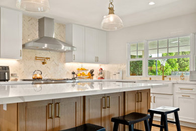 Example of a transitional kitchen design in Los Angeles