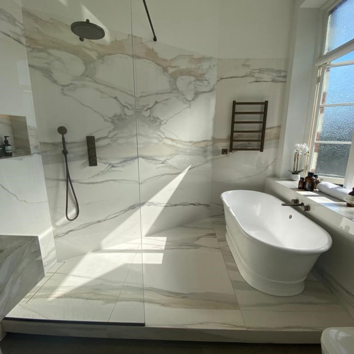 Bathroom - bathroom idea in Buckinghamshire