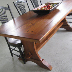 Old Pine Farm Trestle Table with Bread board ends - Table &agrave; manger
