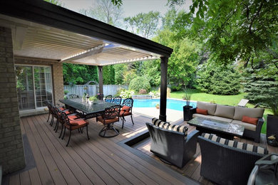 Example of a transitional deck design in Toronto