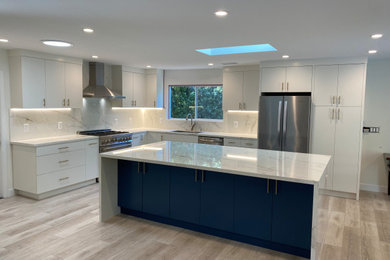 Trendy kitchen photo in San Francisco