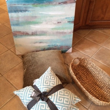Accents Pillow Ideas for a difficult colored Sofa