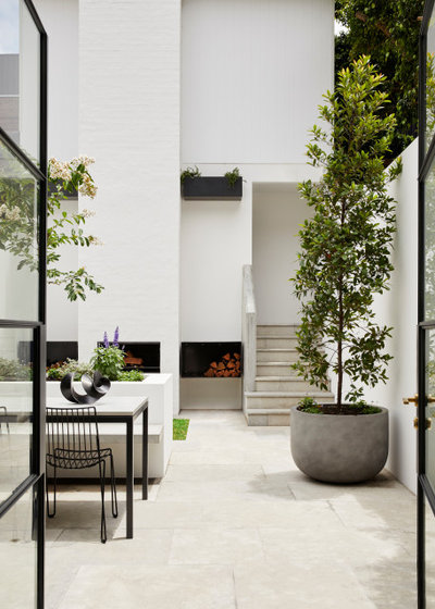 Transitional Patio by inovasis design