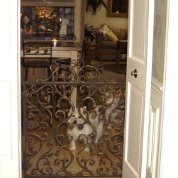 Interior child or pet protective gates - Products