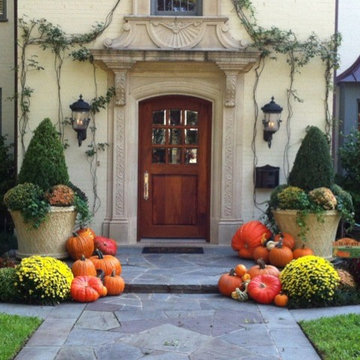Fall Seasonal Pumpkin Display