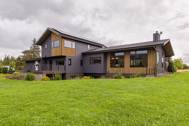 Inspiration for a rustic home design remodel in Portland