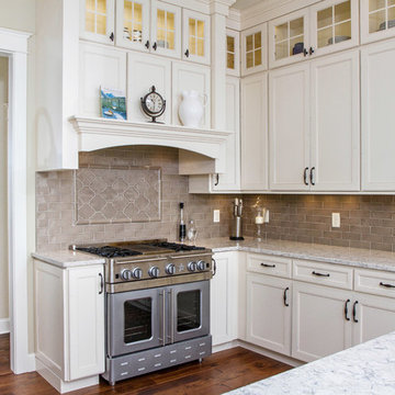 White Knotty Maple Farmhouse Style Kitchen