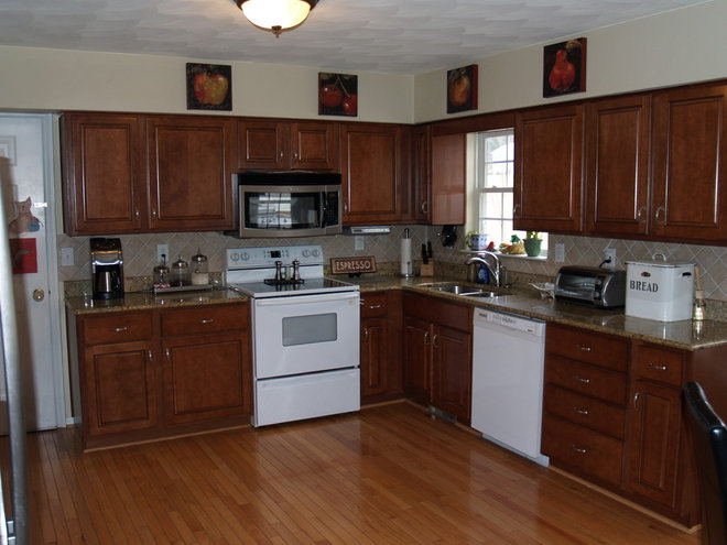 Traditional Kitchen by Kitchen Tune-Up - Roanoke