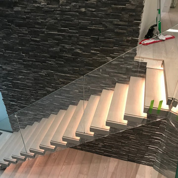 Cantilever Staircase Glass Bridge
