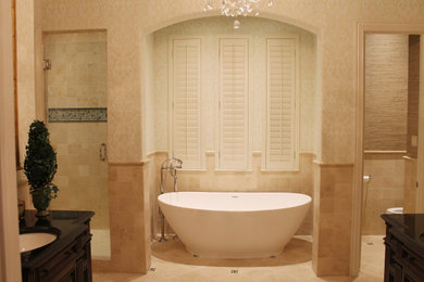 Example of a bathroom design in Dallas