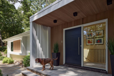 Entryway - 1950s entryway idea in Baltimore