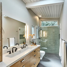 Kaychi Bathroom