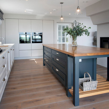 ECLECTIC NAVY & WHITE KITCHEN